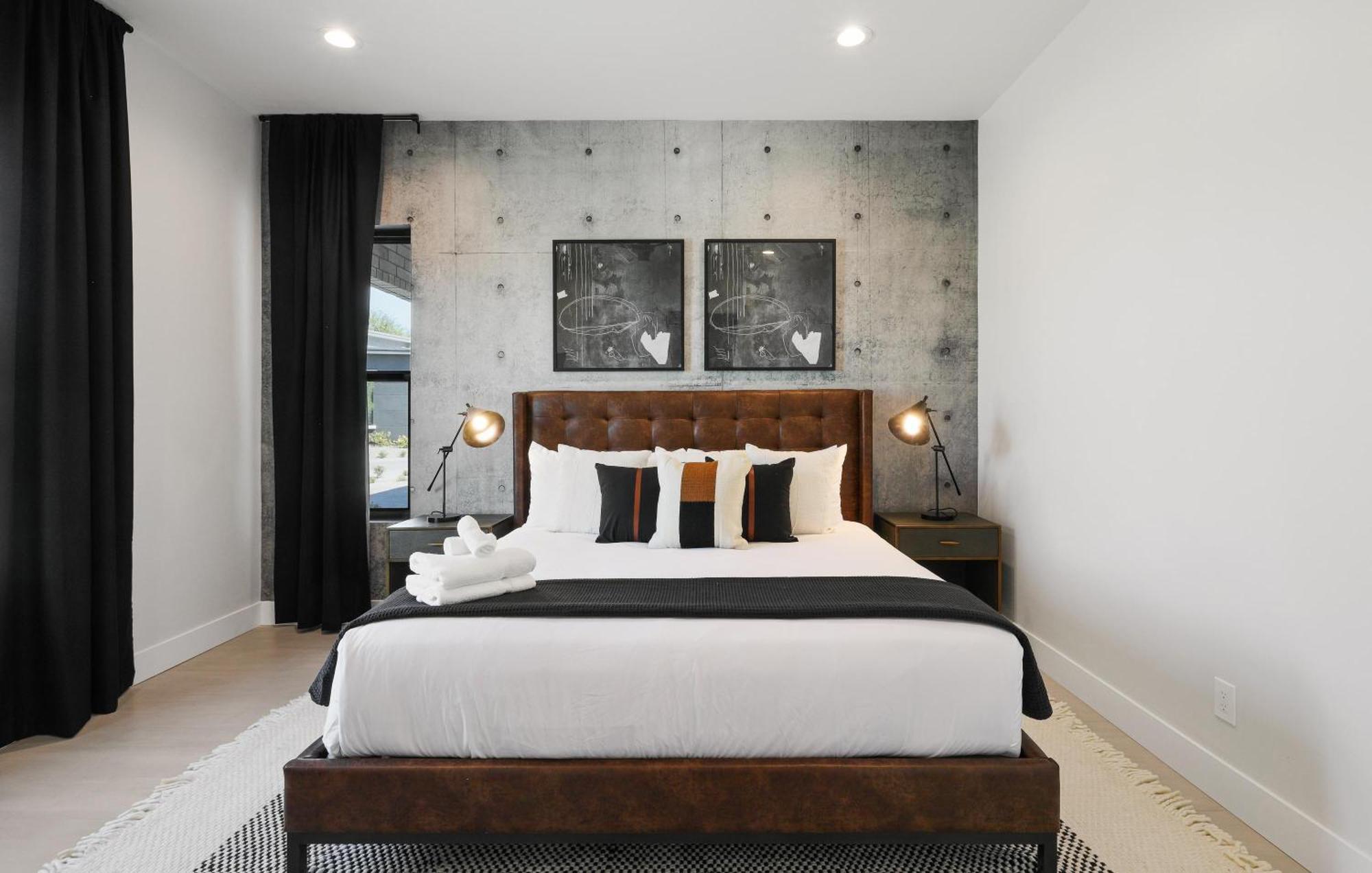 Luxe - Solstice Retreat - Heated Pools - 2 Homes
