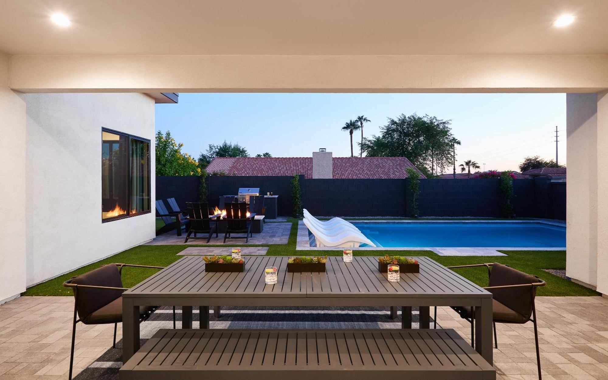 Luxe - Solstice Retreat - Heated Pools - 2 Homes Holiday home