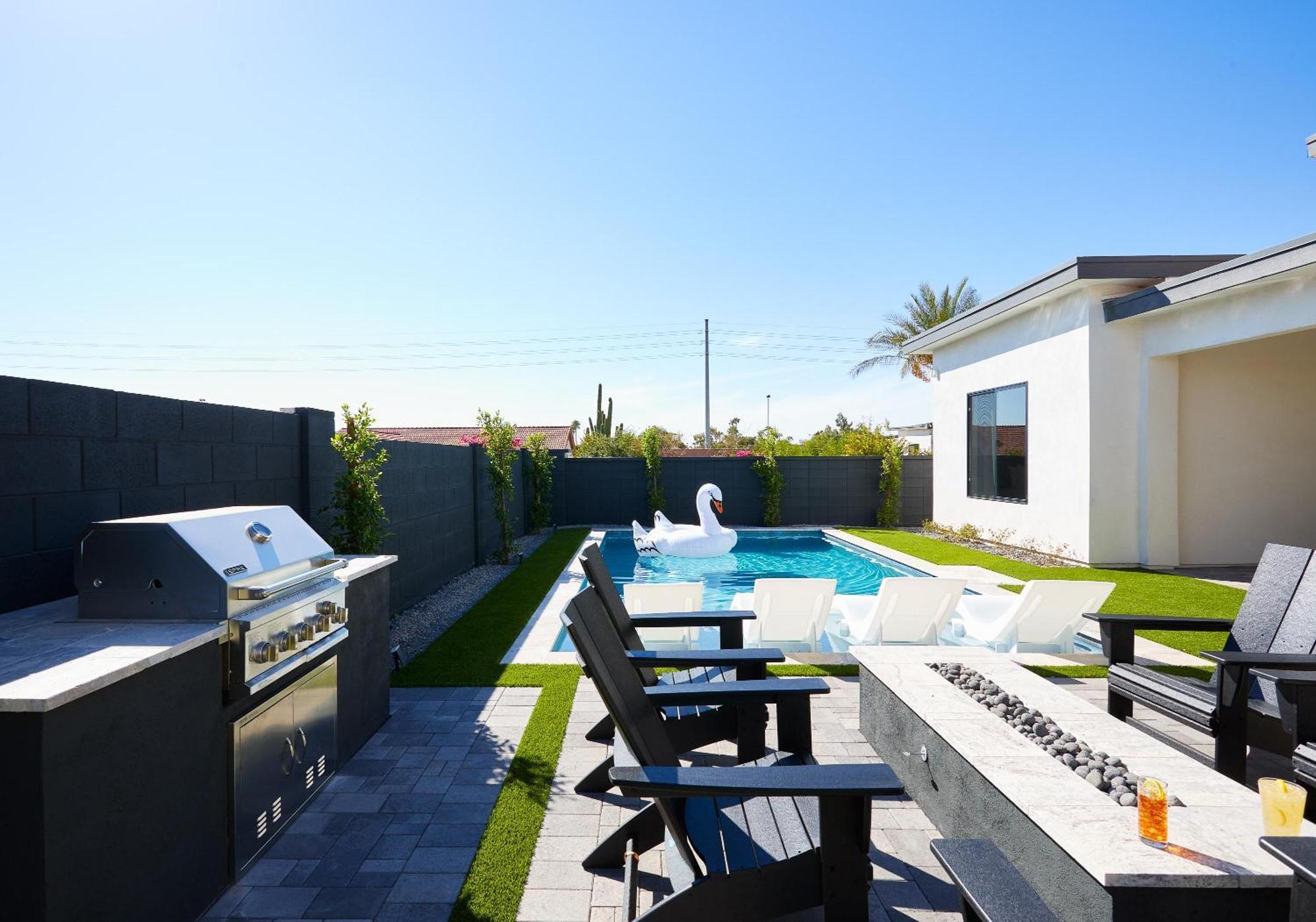 Luxe - Solstice Retreat - Heated Pools - 2 Homes Holiday home *
