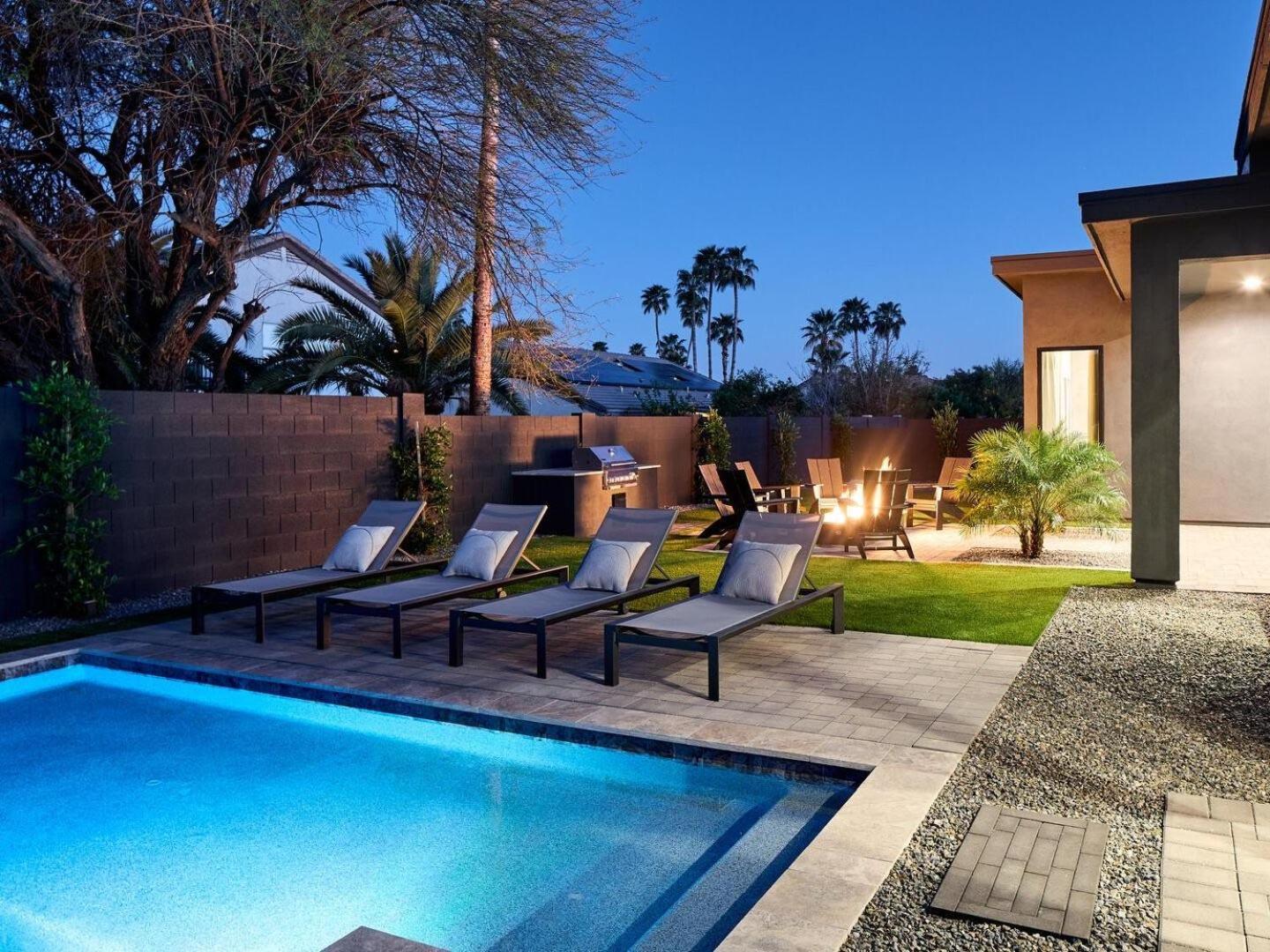 Luxe - Solstice Retreat - Heated Pools - 2 Homes Holiday home *