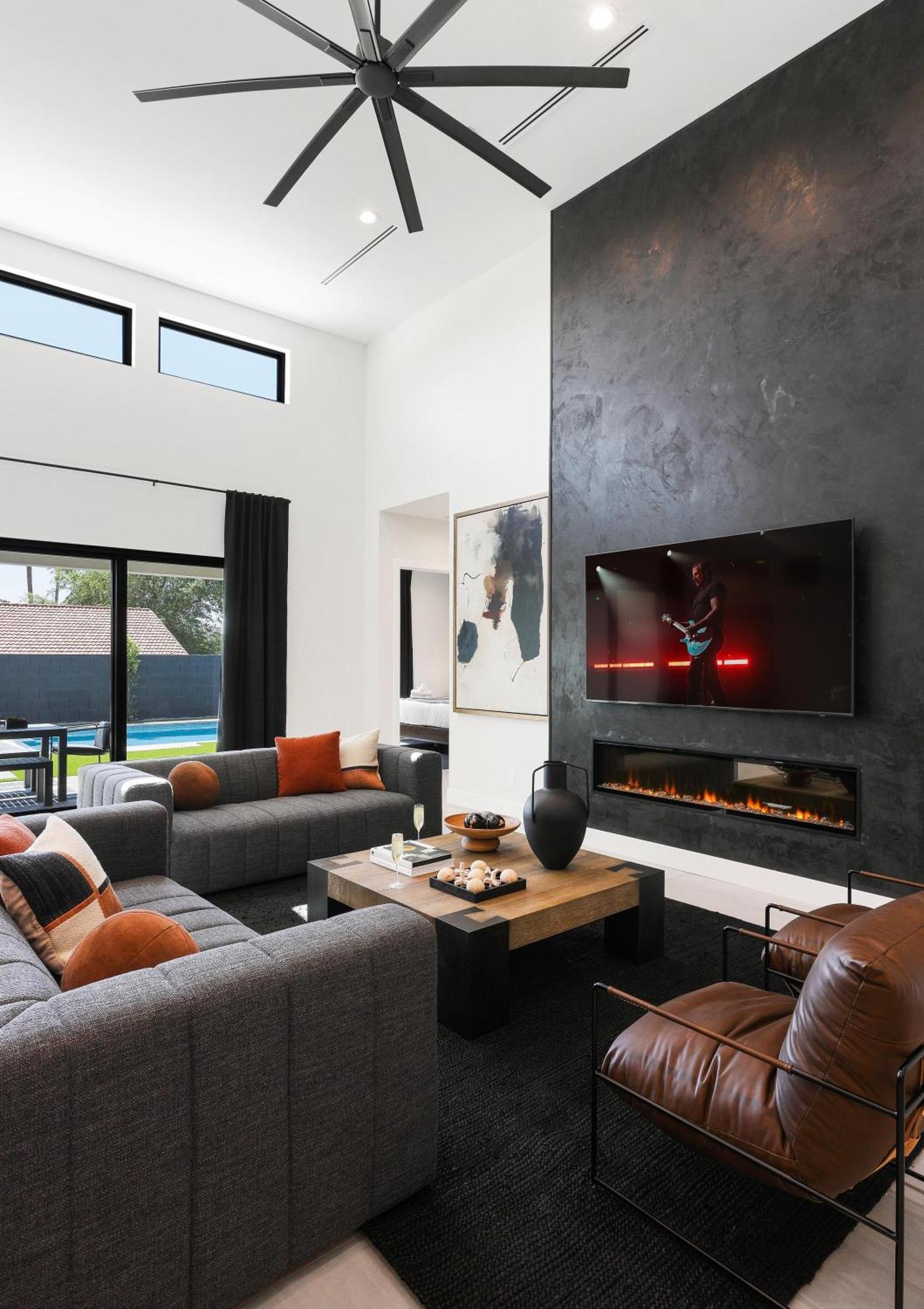 Luxe - Solstice Retreat - Heated Pools - 2 Homes Holiday home *